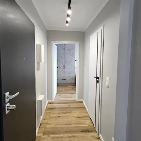 Bulgarska 59 - Sypialnia I Salon - 40m2 - Self Check In 24h ポズナン